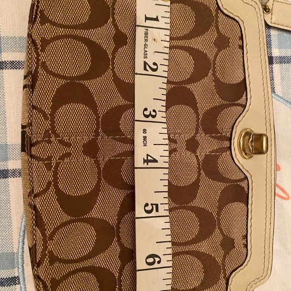 Designer Vintage Coach Monogram Wristlet - Picture 3 of 6